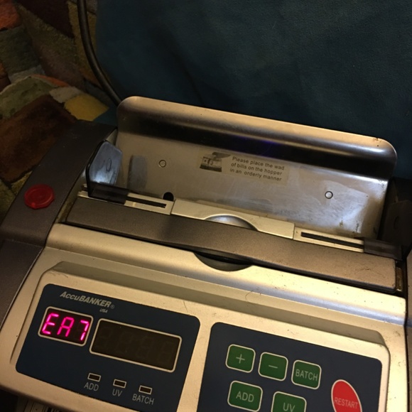 AccuBanker Ab1100 UV - Picture 5 of 10